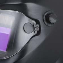 Маска сварщика "Хамелеон"плав.регулировка, класс светофильтра 1/1/1/2, 2сенс.,DIN9-13, 1/25000с, см.окно 100х50мм, сигн.низ.зар, реж. диагн., шлиф, РР INTERTOOL SP-0064