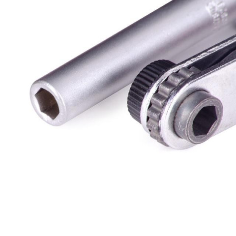 Отвертка реверсивная с комплектом насадок и трещеткой INTERTOOL VT-1048