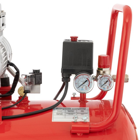 Компрессор 100л, 3х0.75кВт, 220В, 8атм, 415 л/мин, малошумный, безмасляный, 6 цилиндров INTERTOOL PT-0024