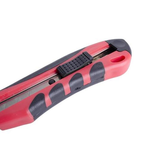 Нож с отломным лезвием INTERTOOL HT-0506