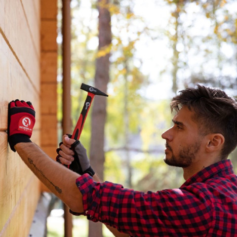 Молоток 200г ручка из фибергласса INTERTOOL HT-0202