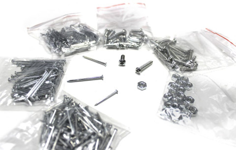 Набор инструментов 600 пр.1/4'' 3/8''(5-19мм, ключи:10-17мм,шарнирно-губцевый инстр.,отвертки,биты,молоток, ключи 6-е Г-обр.-е,расходник) ISMA 56003