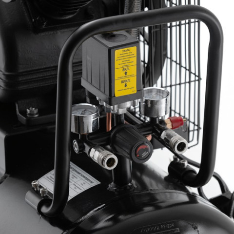 Компрессор 100 л, 3 кВт, 220 В, 8 атм, 500 л/мин, 2 цилиндра INTERTOOL PT-0014
