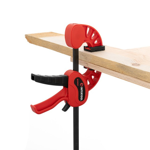 Струбцина автомат 900*75мм, усилие зажима до 135 кг INTERTOOL HT-6190