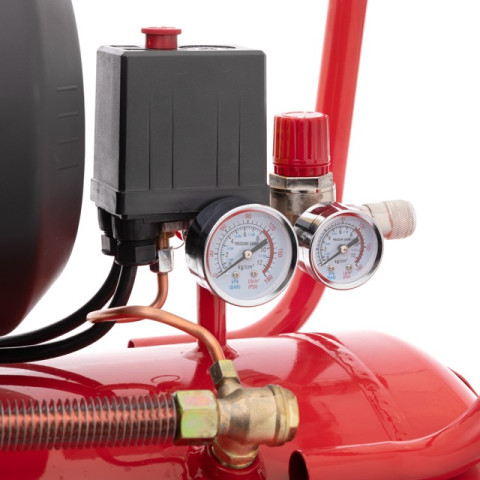 Компрессор 100 л, 3 кВт, 220 В, 8 атм, 420 л/мин, 2 цилиндра INTERTOOL PT-0008