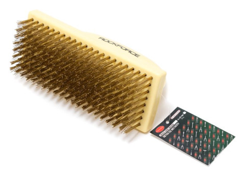 Щетка по металлу ручная в пластиковом корпусе с П-образной рукояткой (латунная проволока, 8x22ряда) ROCKFORCE RF-3401210338