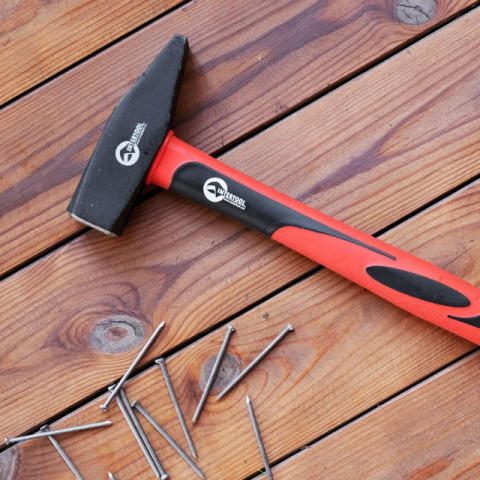 Молоток 800г ручка из фибергласса INTERTOOL HT-0208