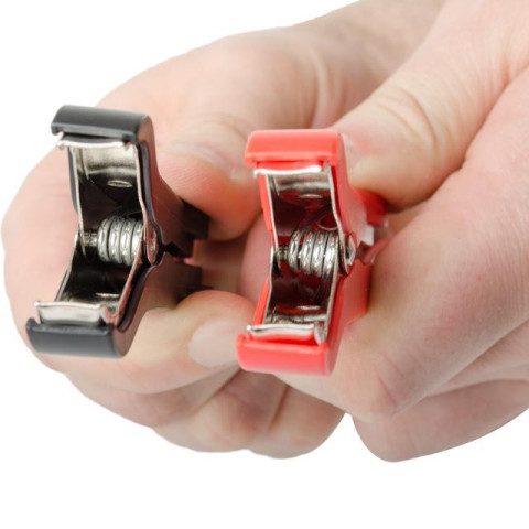 Зарядное устройство 6/12В, 2А, 230В, максимальная емкость заряжаемого аккумулятора 1.2-60 а/ч INTERTOOL AT-3022