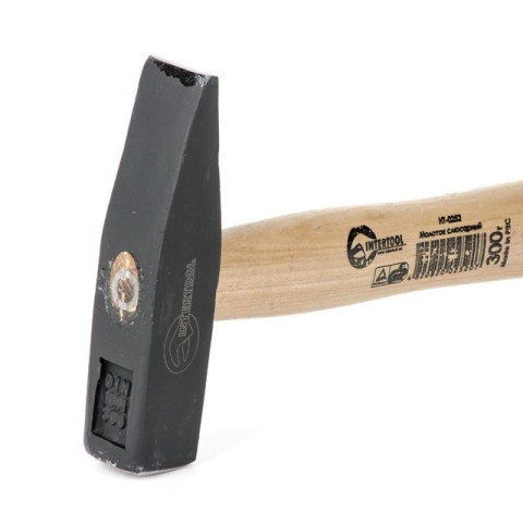 Молоток слесарный 300г ручка ясень INTERTOOL HT-0252