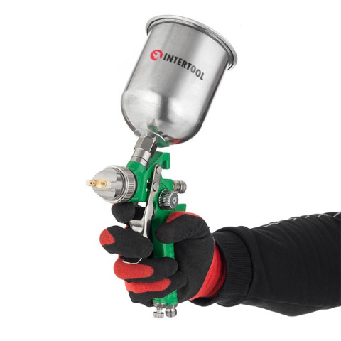 Набор из 3-х краскопультов HVLP, 0,8мм, 1,3мм, 1,7мм, регулятор давления, два пластиковых и один металлический бачок INTERTOOL PT-1505