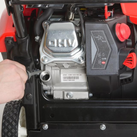 Снегоуборщик бензиновый, 4-х тактный INTERTOOL SN-4000