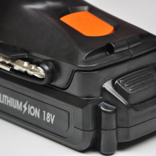 Шуруповерт аккумуляторный INTERTOOL WT-0318