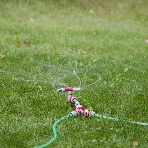 Дождеватель круговой с вращающейся головкой на костыле INTERTOOL GE-0055