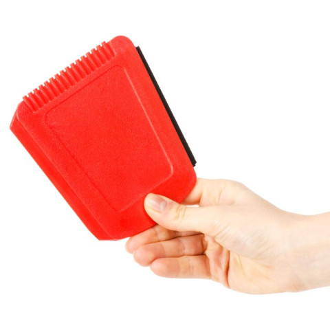 Скребок автомобильный для стекла с водосгоном 12х12см INTERTOOL AT-0101